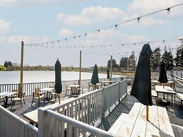 Moonlit Skylight - Billing Aquadrome