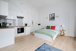 Elegant Mayfair Studio Apartment