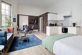 Elegant Mayfair Studio Apartment