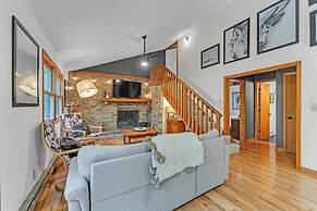 Modern Mountain Retreat Near Dolly Sods & Skiing 3 Bedroom Home