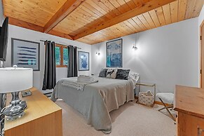 Modern Mountain Retreat Near Dolly Sods & Skiing 3 Bedroom Home