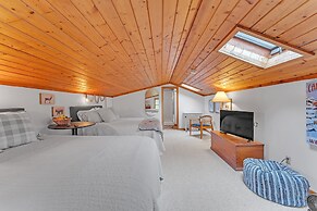 Modern Mountain Retreat Near Dolly Sods & Skiing 3 Bedroom Home