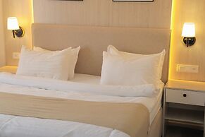 UNO Hotel Jalal-Abad