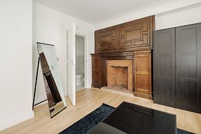 Elegant Mayfair Apartment
