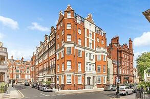 Elegant Mayfair Apartment