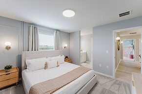 Stunning 8BR Pool Gameroom Minutes to Disney