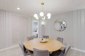 Stunning 8BR Pool Gameroom Minutes to Disney