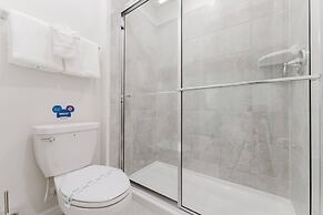 Stunning 8BR Pool Gameroom Minutes to Disney