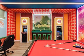 Stunning 8BR Pool Gameroom Minutes to Disney