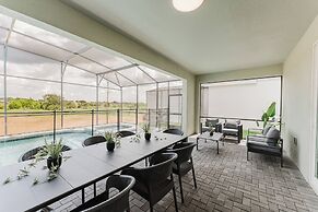 Stunning 8BR Pool Gameroom Minutes to Disney