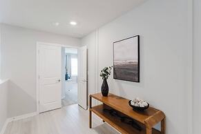 Stunning 8BR Pool Gameroom Minutes to Disney