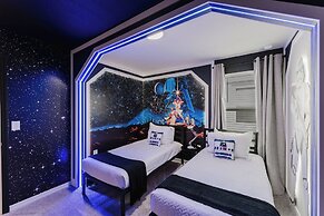 Stunning 8BR Pool Gameroom Minutes to Disney