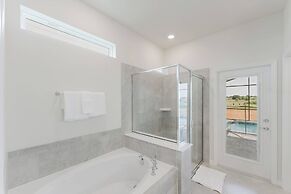 Stunning 8BR Pool Gameroom Minutes to Disney