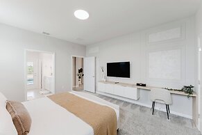 Stunning 8BR Pool Gameroom Minutes to Disney