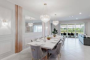 Stunning 8BR Pool Gameroom Minutes to Disney