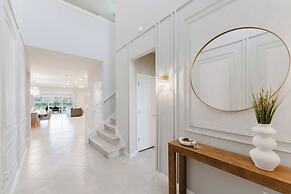 Stunning 8BR Pool Gameroom Minutes to Disney