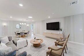 Stunning 8BR Pool Gameroom Minutes to Disney