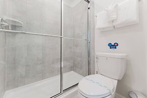 Stunning 8BR Pool Gameroom Minutes to Disney