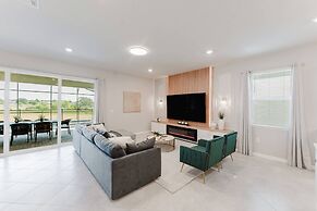 Stunning 8BR Pool Gameroom Minutes to Disney