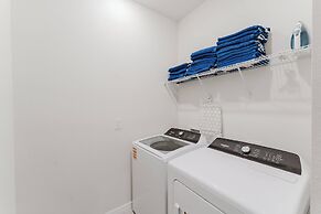 Stunning 8BR Pool Gameroom Minutes to Disney