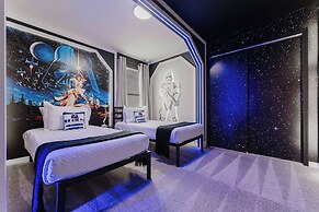 Stunning 8BR Pool Gameroom Minutes to Disney