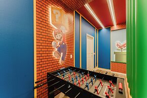 Stunning 8BR Pool Gameroom Minutes to Disney