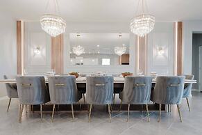 Stunning 8BR Pool Gameroom Minutes to Disney