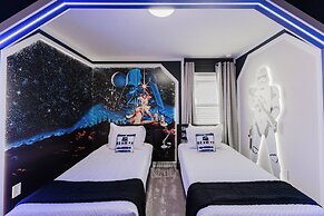 Stunning 8BR Pool Gameroom Minutes to Disney