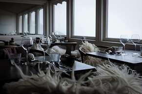 Eqi Glacier Lodge - World of Greenland