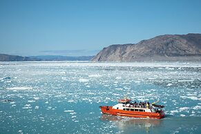 Eqi Glacier Lodge - World of Greenland