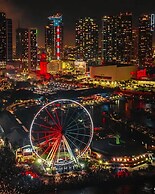 Wake Up to City Views Pool Gym High Speed Wifi