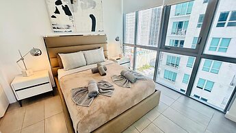 A Gallery in the Sky Rare Corner Unit Pool Gym