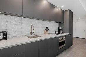 A Gallery in the Sky Rare Corner Unit Pool Gym