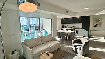 A Gallery in the Sky Rare Corner Unit Pool Gym