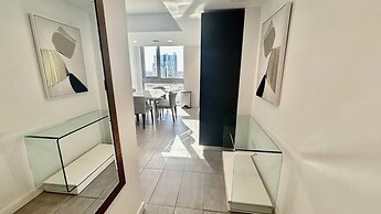 A Gallery in the Sky Rare Corner Unit Pool Gym