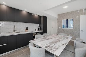 A Gallery in the Sky Rare Corner Unit Pool Gym