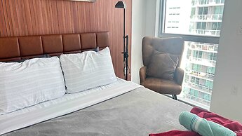 Where the Skyline Sleeps Rooftop Pool Gym