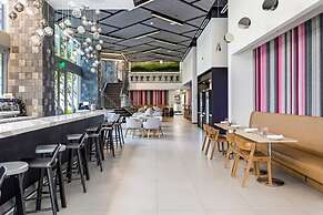 Where the Skyline Sleeps Rooftop Pool Gym