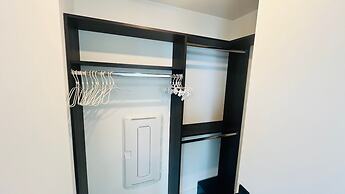 30th-floor Studio Gym Pool Sky Lounge