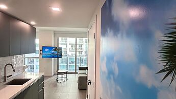 30th-floor Studio Gym Pool Sky Lounge