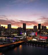 30th-floor Studio Gym Pool Sky Lounge