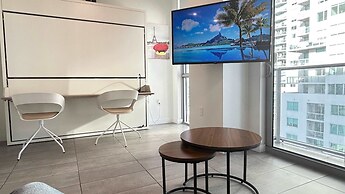 30th-floor Studio Gym Pool Sky Lounge