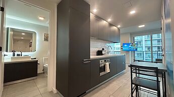 30th-floor Studio Gym Pool Sky Lounge