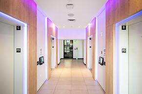 30th-floor Studio Gym Pool Sky Lounge