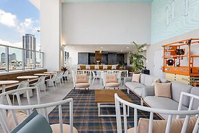 30th-floor Studio Gym Pool Sky Lounge