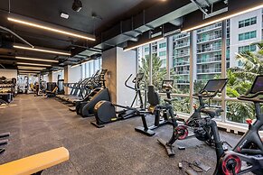 30th-floor Studio Gym Pool Sky Lounge