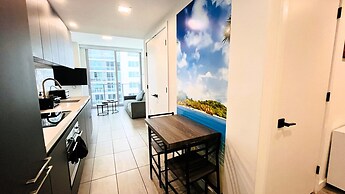 30th-floor Studio Gym Pool Sky Lounge