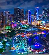 30th-floor Studio Gym Pool Sky Lounge