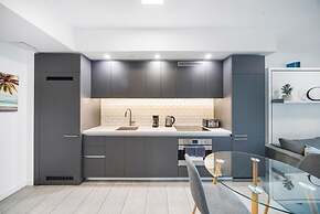 City Calm Gym Pool City Easy Access