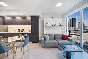 City Calm Gym Pool City Easy Access